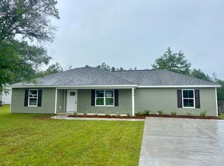 1136 Oakwood Lakes Blvd, Defuniak Springs, FL 32433