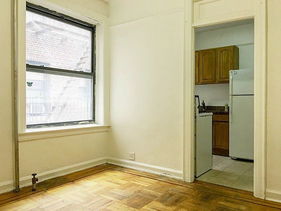 2nd image of 3252 41st St APT 3A