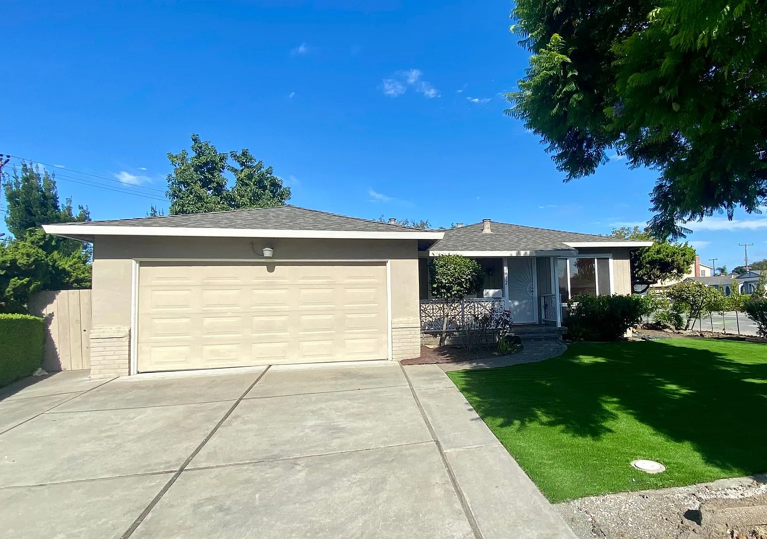 Single level 3 Bedroom Home on a Spacious Corner Lot! — Photo 1