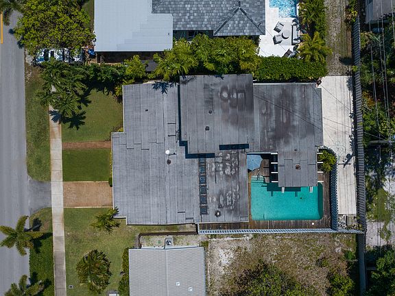5th image of 234 NE 21st Court