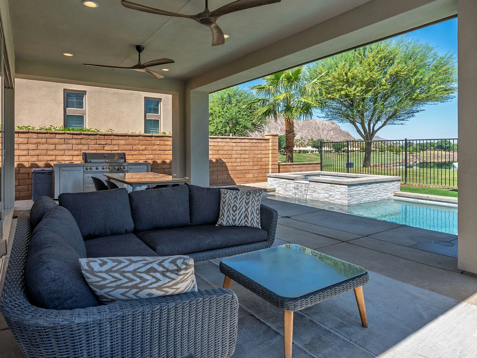 3 bed, 2.5 bath, 2277 sqft, $10,000 — Photo 4