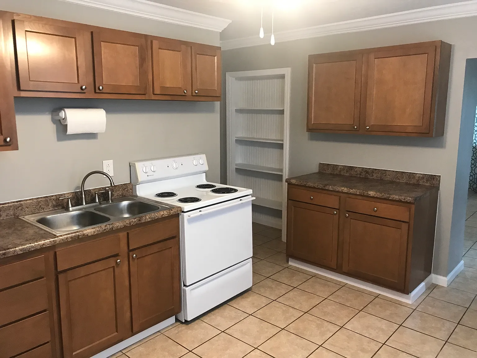 2 bed, 987 sqft, $950 — Photo 2