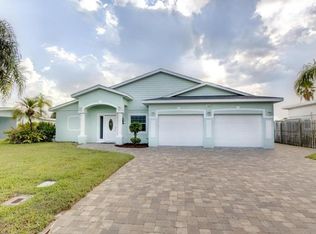 114 Aucila Rd, Cocoa Beach, FL 32931