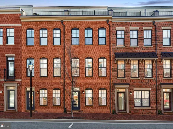 261 Crescent Station Ter SE, Leesburg, VA 20175