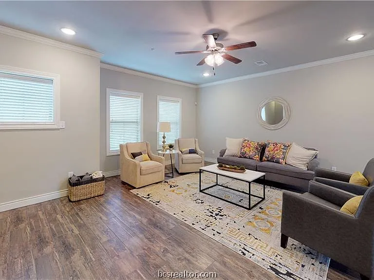 604 Clay St — Photo 11