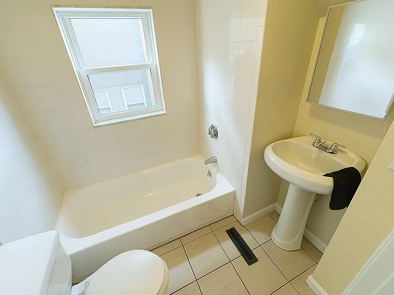 1096 N Shore Rd #1 — Photo 6