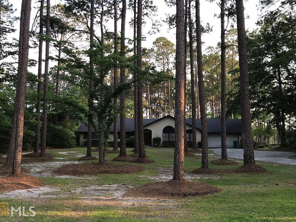 1st image of 6 Pine Dr