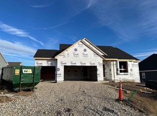 652 Mary Way, Slinger, WI 53086