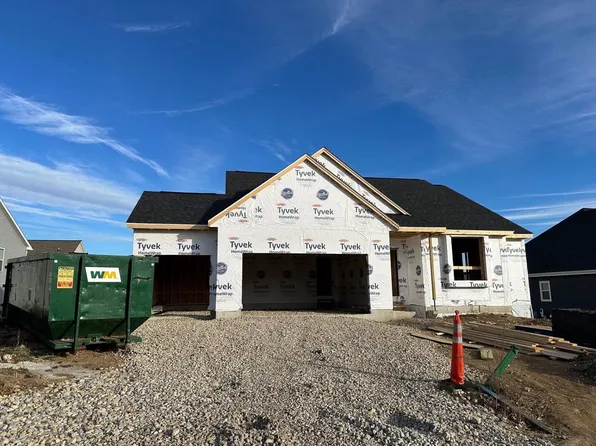 652 Mary WAY, Slinger, WI 53086