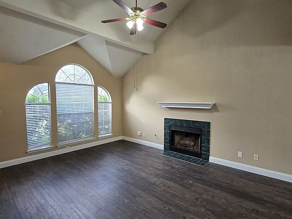 4th image of 505 Amaryllis Ave