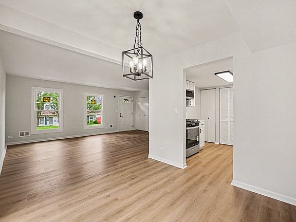 5th image of 1801 Jamestown Cir