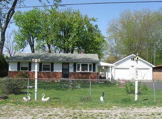 7831 Wiseman Rd, Lambertville, MI 48144