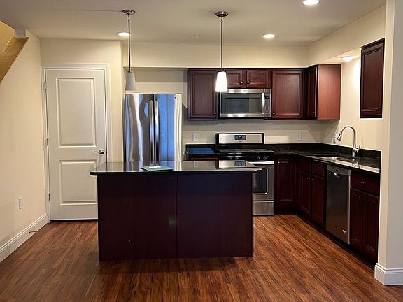 3rd image of 127 Churchill St #110