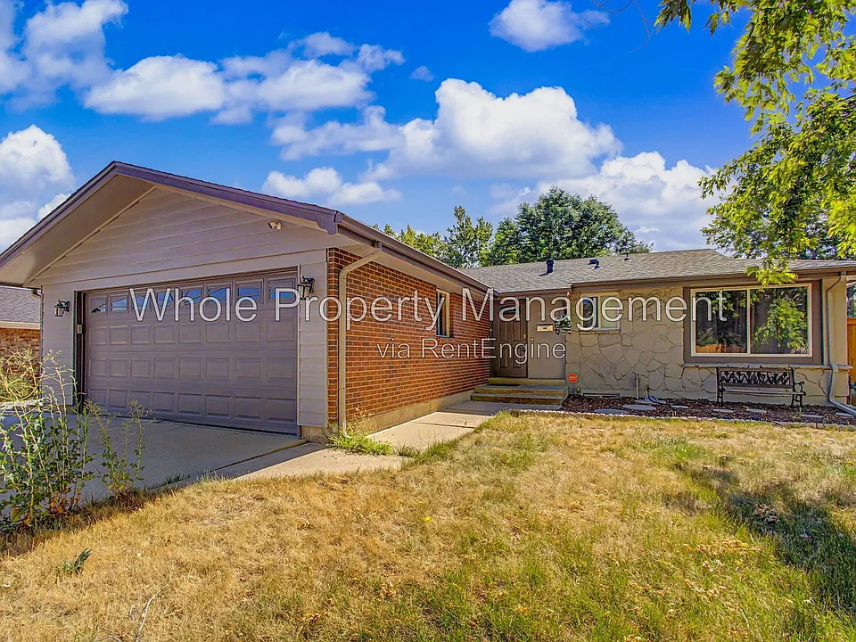 3404 S Clinton Ct