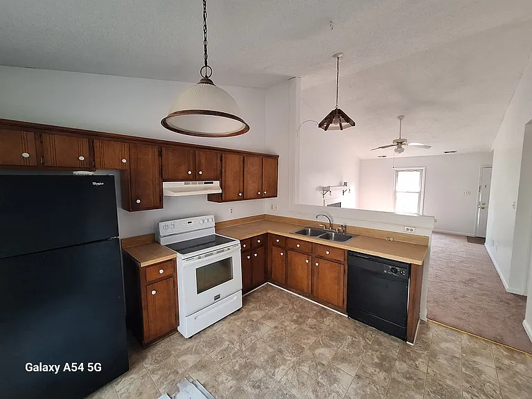 135 Twin Wood Dr #1 — Photo 6
