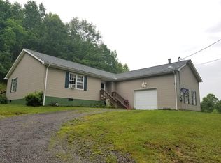 14163 Stanaford Rd, Danese, WV 25831