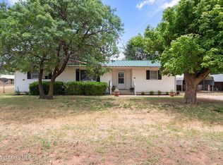 801 4th St, Smyer, TX 79367