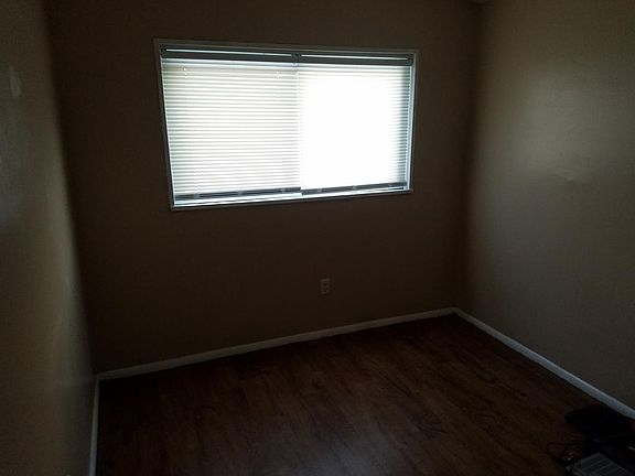 5th image of 1605 E Harry Ave