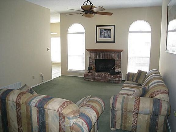 3rd image of 3017 Braes Meadow Dr