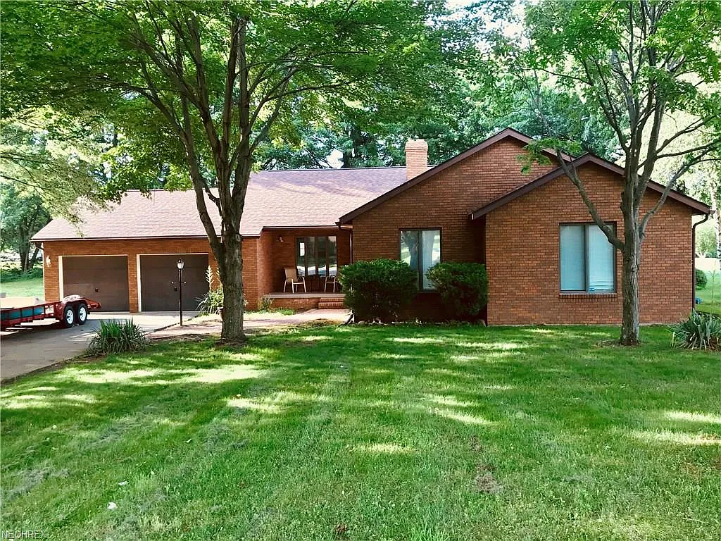 881 Guinevere Cir photo 1