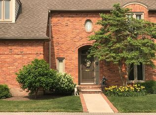 18 Sycamore Ln, Grosse Pointe, MI 48230