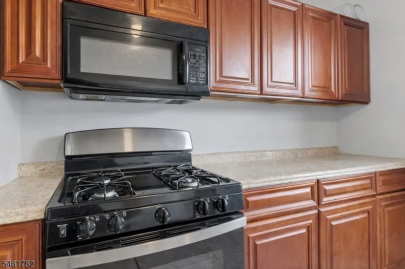 3 bed, 1.0 bath, $2,400 — Photo 4