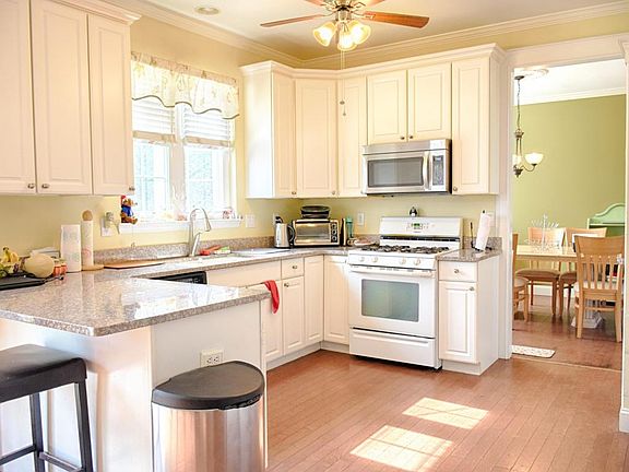 5th image of 2428 Forest Cir