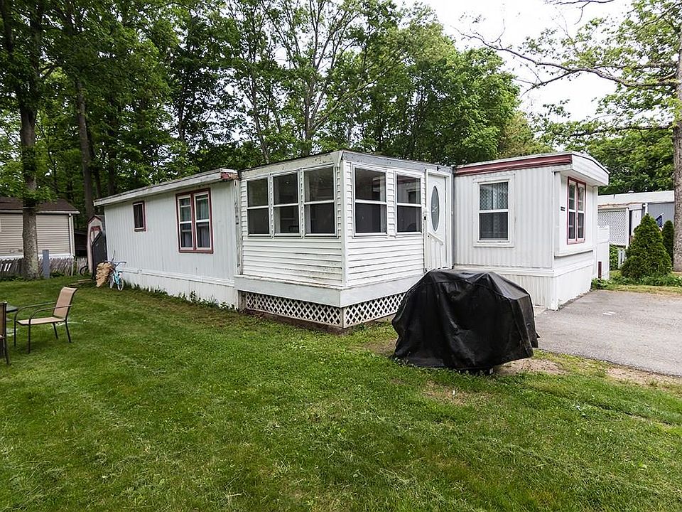 1st image of 18 Hillside Dr
