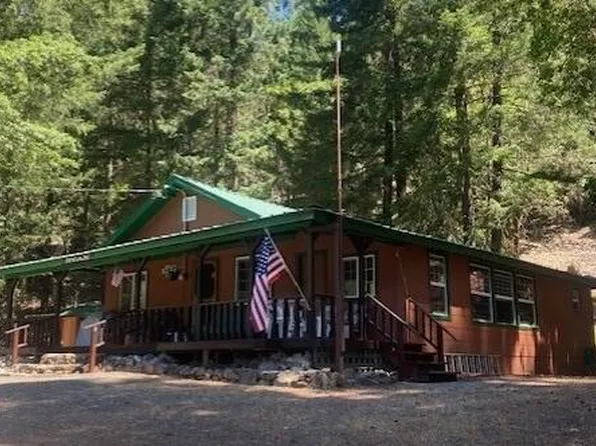 690 94th St, Mad River, CA 95552