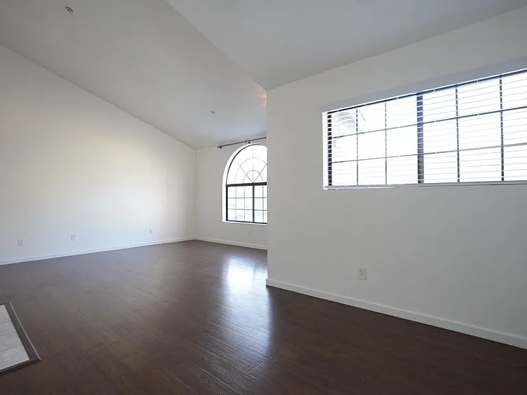 31 Golden Gate Cir — Photo 8