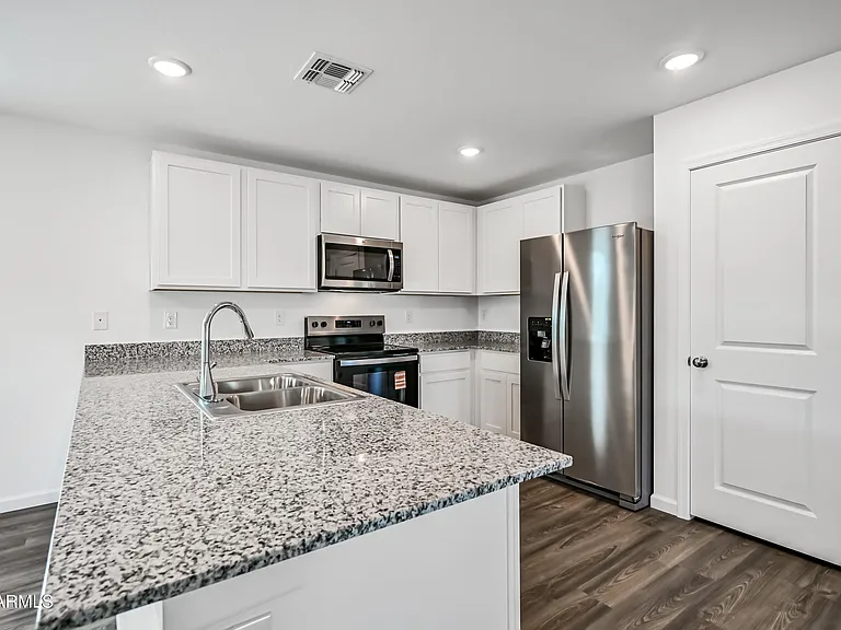 1845 Yance Dr — Photo 6
