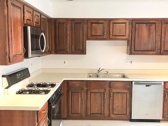 5th image of 12324 Fox Lake Ct