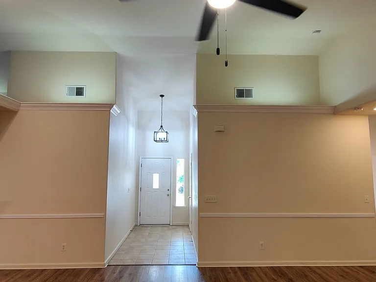 1885 E Turnberry Ave — Photo 4