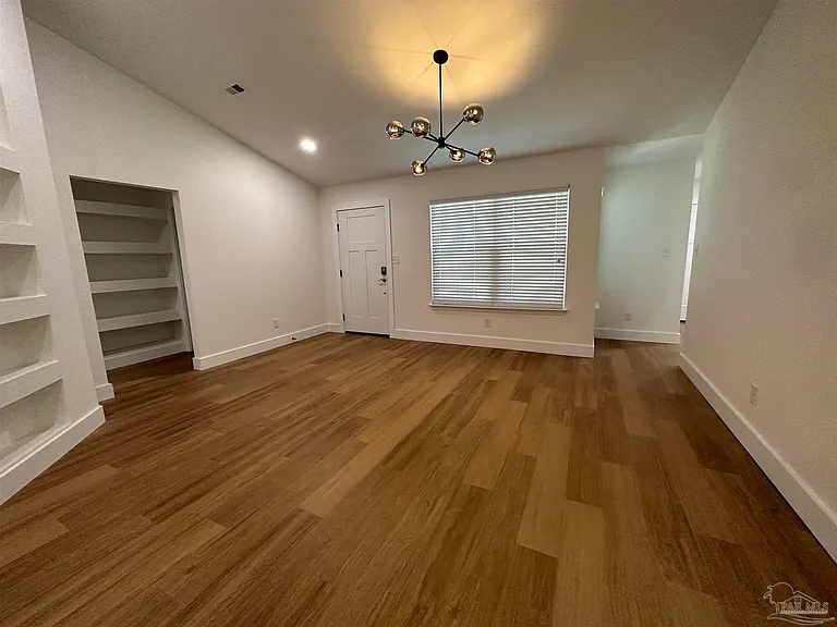 311 Mirabelle Dr — Photo 3