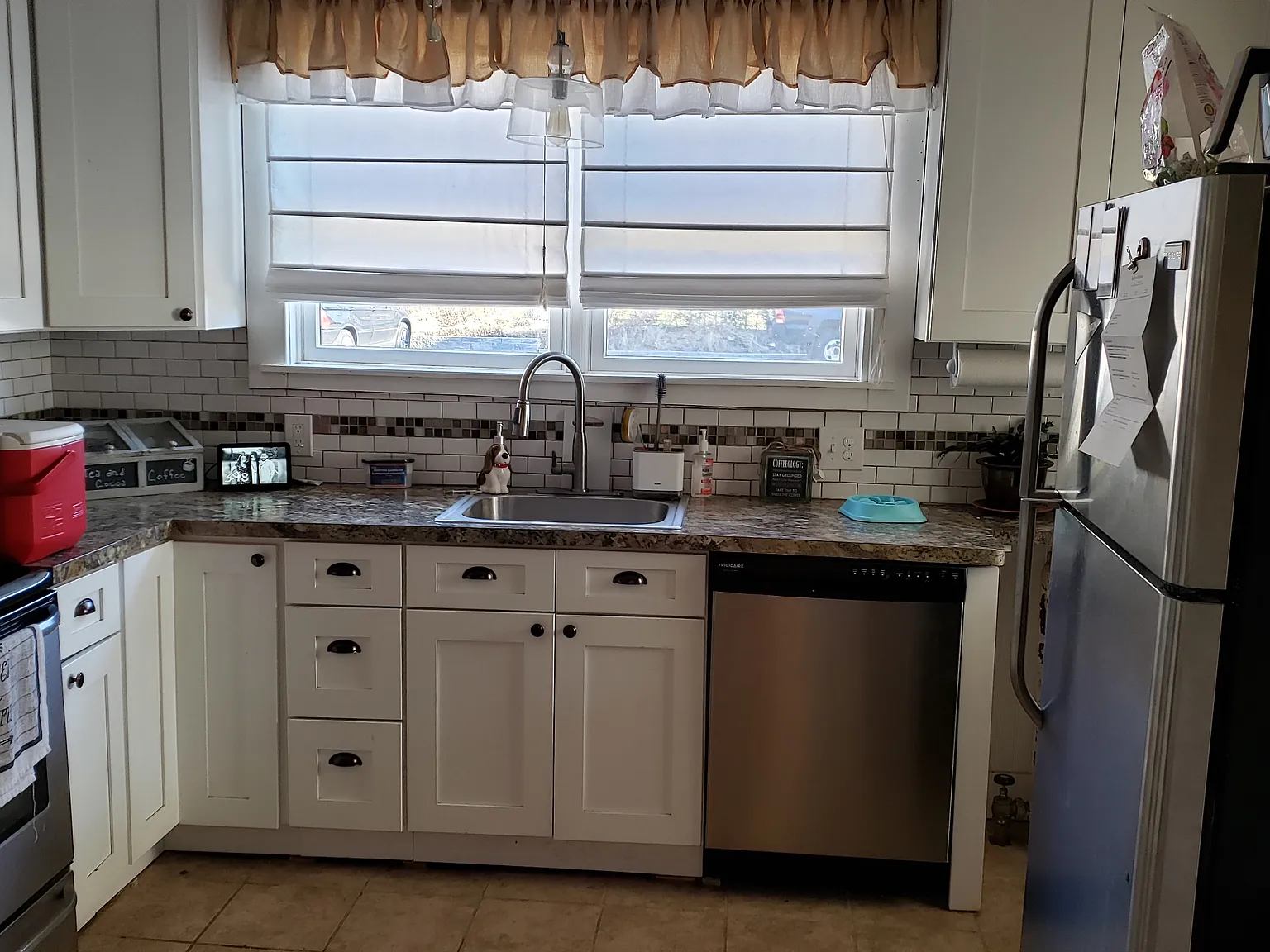 3 bed, 1.5 bath, 1500 sqft, $2,400 — Photo 3