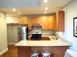 1900 W Oakdale Ave #1, Chicago, IL 60657