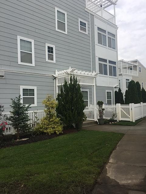 1st image of 6602 Seaspray Ave #2
