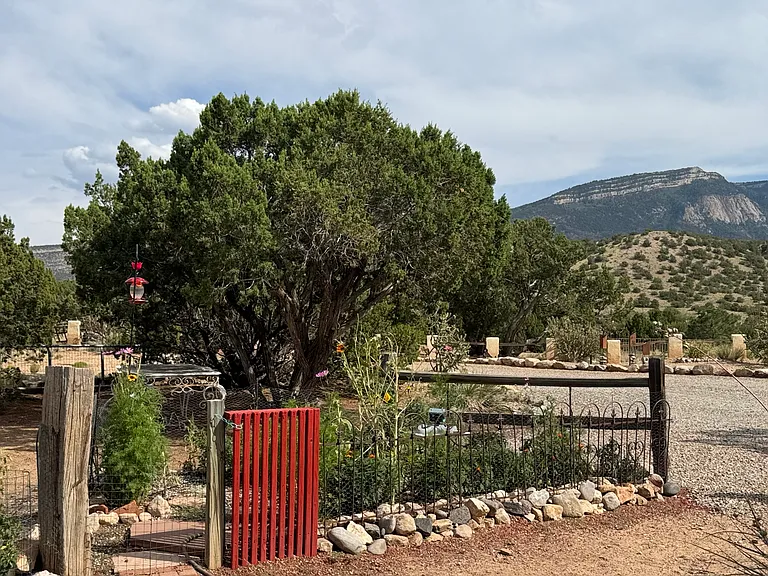 Sandia Ln — Photo 2