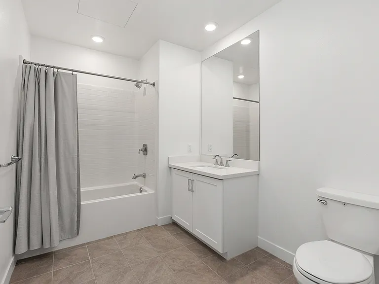 4200 Rivington — Photo 10