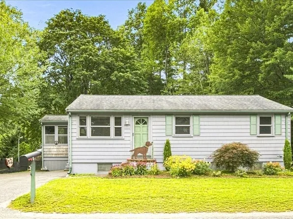 8 Cross St, Halifax, MA 02338
