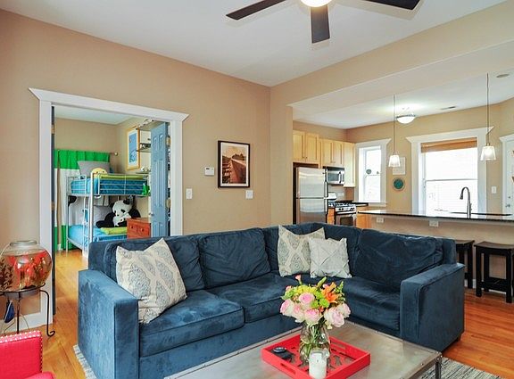 4th image of 1436 W Carmen Ave #2