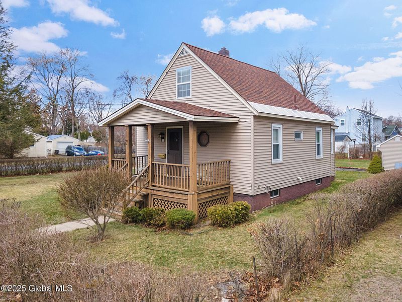 3rd image of 355 Clayton Road