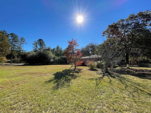 4th image of 4550 Pinewood Rd