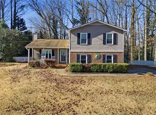 993 Medina Dr SW, Lilburn, GA 30047