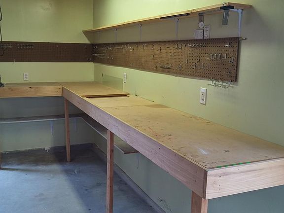 Awesome garage workbench