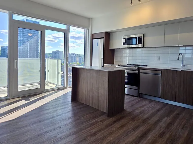 22 Hughson St N #1703-B — Photo 2