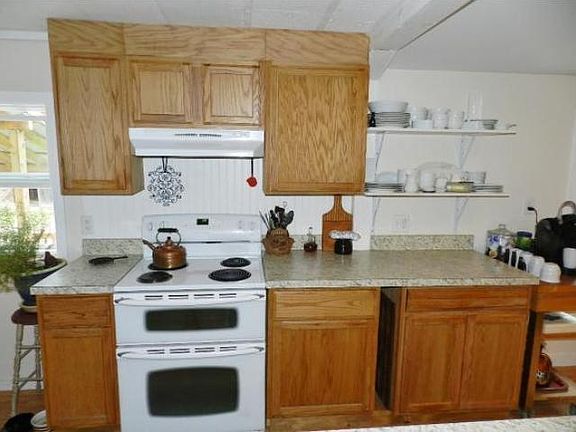4th image of 785 Sanborn Rd