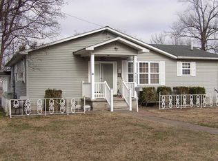 832 W Raymond St, Harrisburg, IL 62946