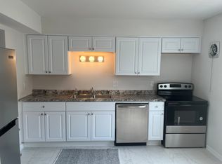 N84W15428 Menomonee Ave APT 3, Menomonee Falls, WI 53051
