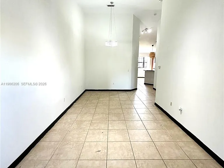 3550 NE 5th St #202 — Photo 5